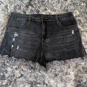 Distressed bottom jeans shorts